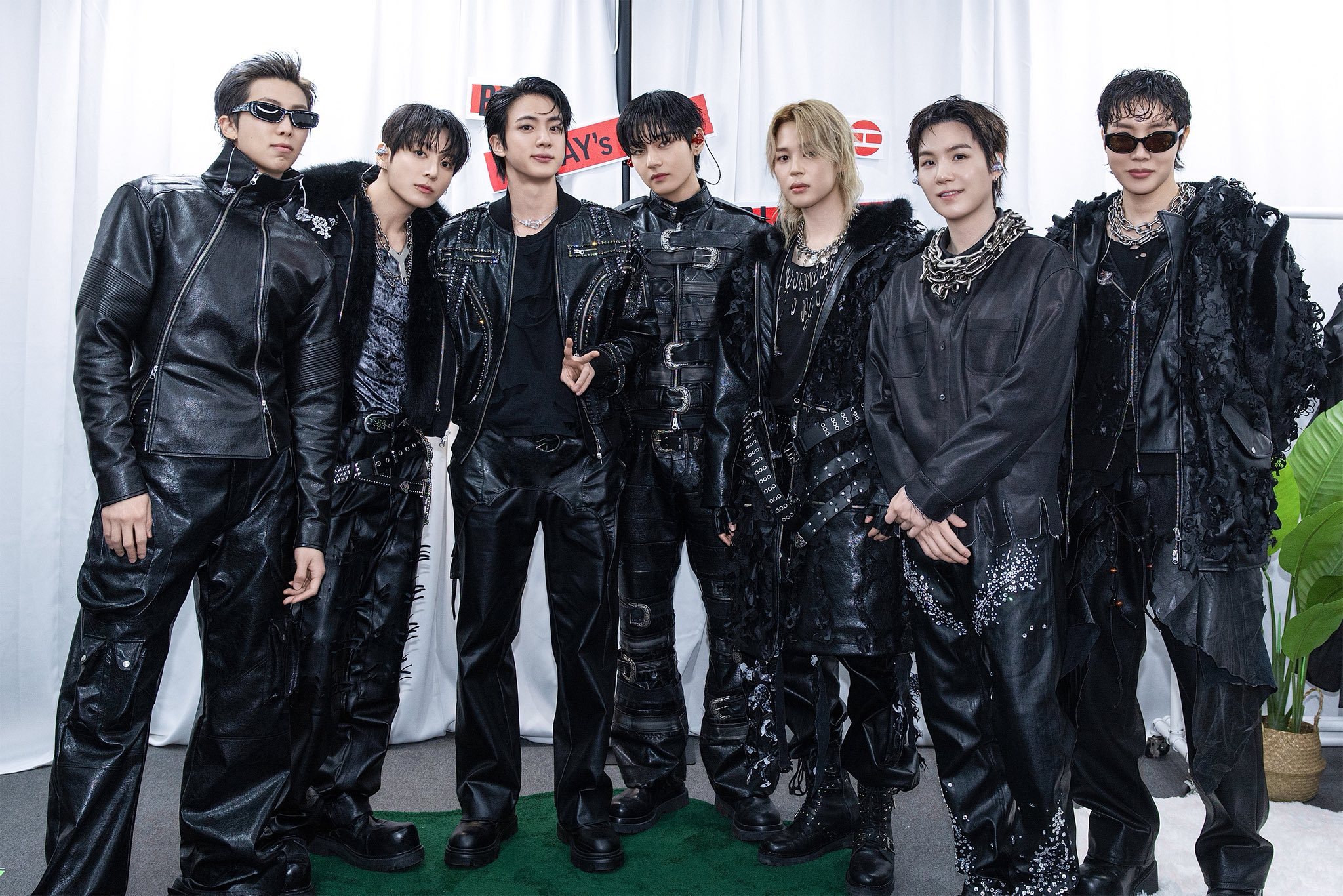 画像はBTS公式Xから引用